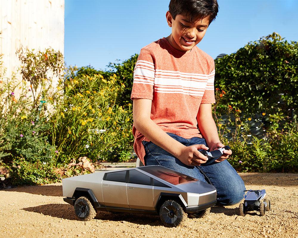 Hot Wheels Radio Control 1:10 Tesla Cybertruck with Cyberquad - EverydayThreads