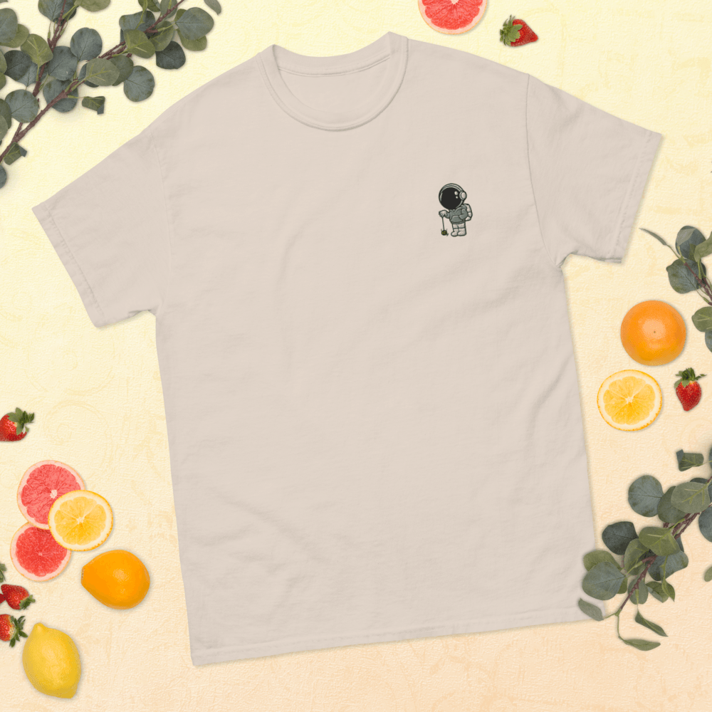 Astronaut Heavyweight T-shirt - EverydayThreads